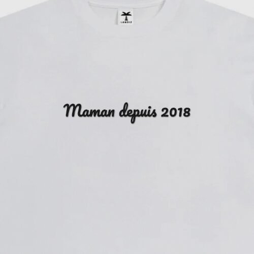 T-shirt brodé « Maman depuis… »