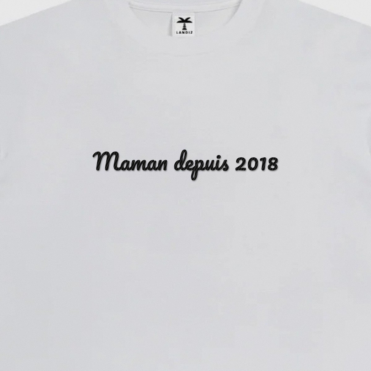 T-shirt brodé « Maman depuis… »