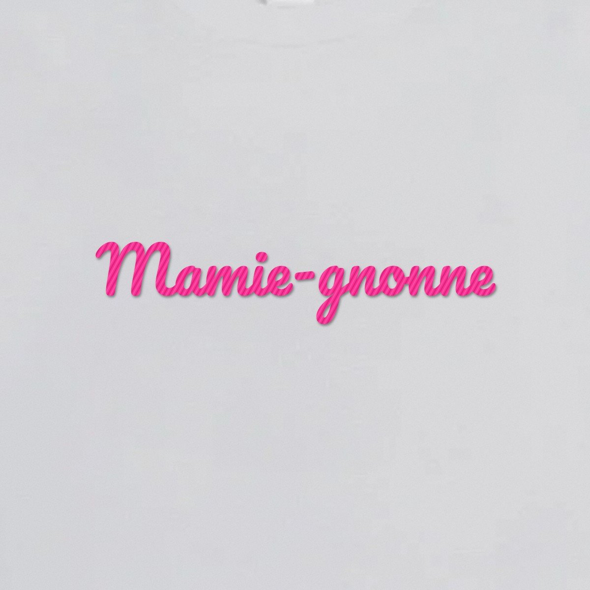T-shirt brodé « Mamie-gnonne »