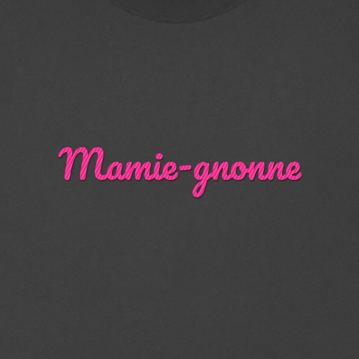 T-shirt brodé « Mamie-gnonne »