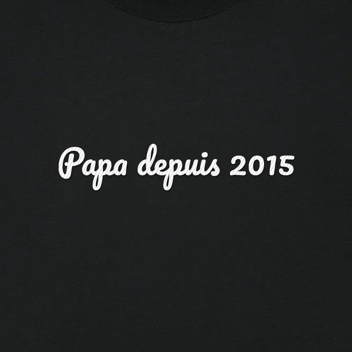 T-shirt brodé « Papa depuis… » – aperçu broderie